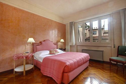 Santo Stefano Apartment