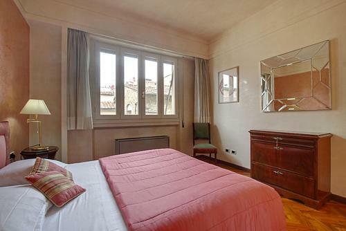 Santo Stefano Apartment