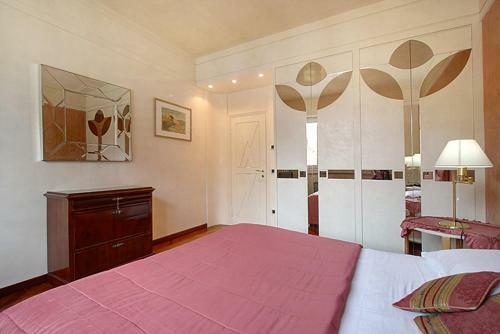 Santo Stefano Apartment