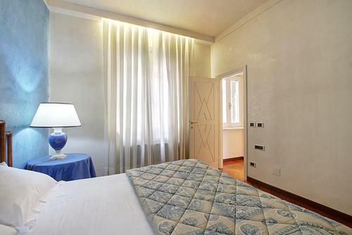 Santo Stefano Apartment