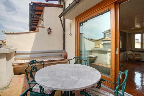 Santo Stefano Apartment