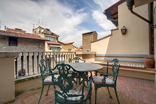 Santo Stefano Apartment