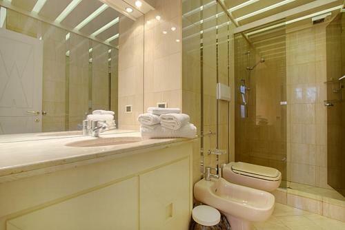 Santo Stefano Apartment