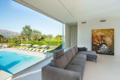 Pasteria-lapide Villa Sleeps 10 With Pool Air Con And Wifi