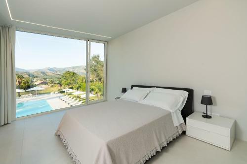 Pasteria-lapide Villa Sleeps 10 With Pool Air Con And Wifi