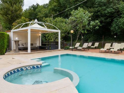 Heavenly Holiday Home In Folignio With Whirlpool