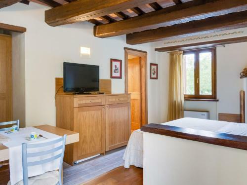 Heavenly Holiday Home In Folignio With Whirlpool