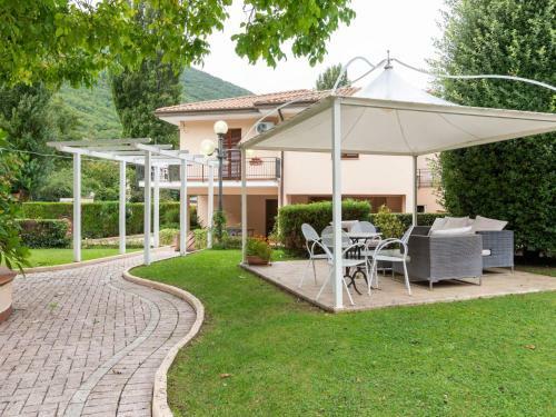 Heavenly Holiday Home In Folignio With Whirlpool