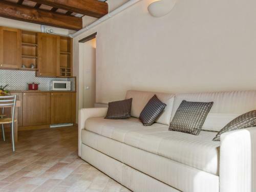 Tasteful Holiday Home In Folignio With Garden