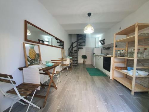 Hostal Di Nora - Fondi Holiday Rooms