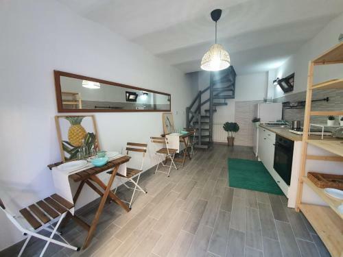 Hostal Di Nora - Fondi Holiday Rooms