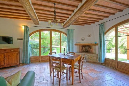 Gallena Apartment Sleeps 3 Pool Wifi