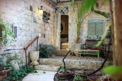 Hostal Pina Balev Inn