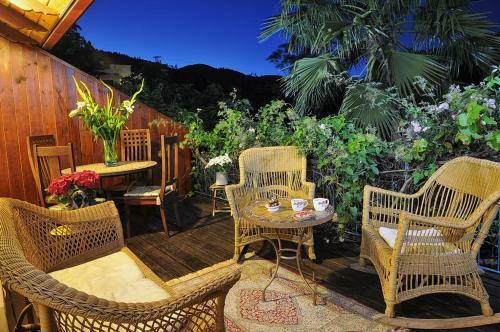 Hostal Pina Balev Inn