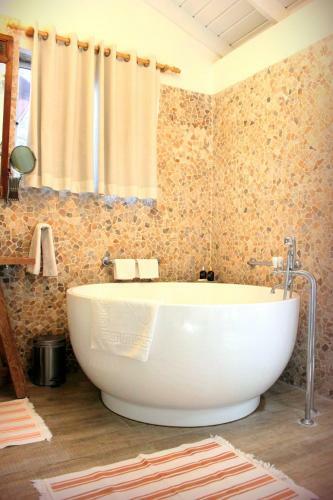 Hostal Pina Balev Inn