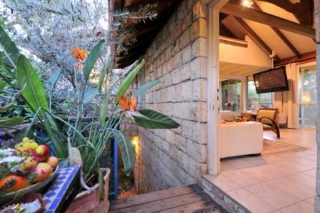 Hostal Pina Balev Inn