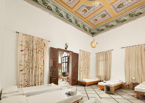 Hostal Fauzi Azar Inn