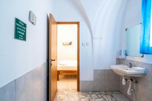 Hostal Fauzi Azar Inn