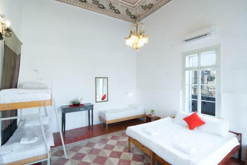 Hostal Fauzi Azar Inn
