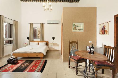Hostal Fauzi Azar Inn