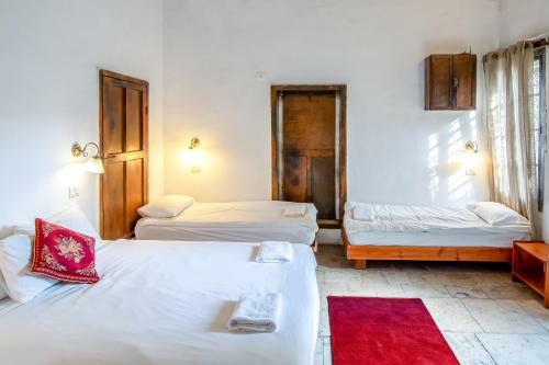 Hostal Fauzi Azar Inn