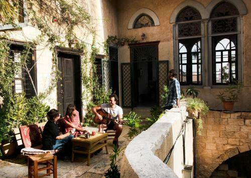 Hostal Fauzi Azar Inn