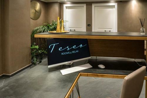 Hostal Teseo Rooms & Relax