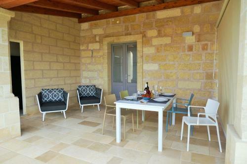 Hostal Masseria Prontera With Pool