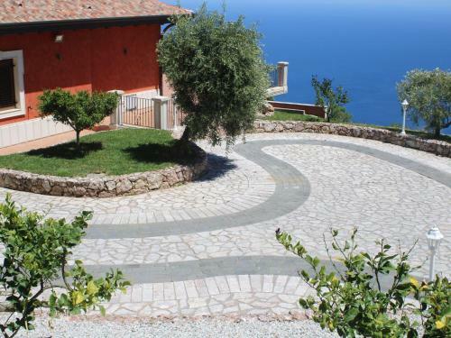 Divine Holiday Home In Giosa Marea With Sauna And Jacuzzi