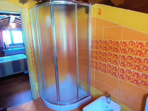 Divine Holiday Home In Giosa Marea With Sauna And Jacuzzi