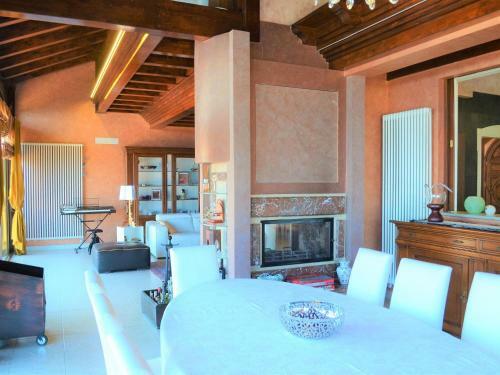 Divine Holiday Home In Giosa Marea With Sauna And Jacuzzi