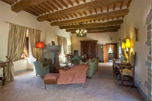Carbonesca Villa Sleeps 30