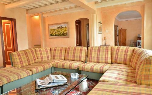 Grosseto Villa Sleeps 16 Pool Air Con Wifi