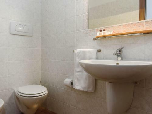 Pretty Holiday Home In Gubbio With Garden