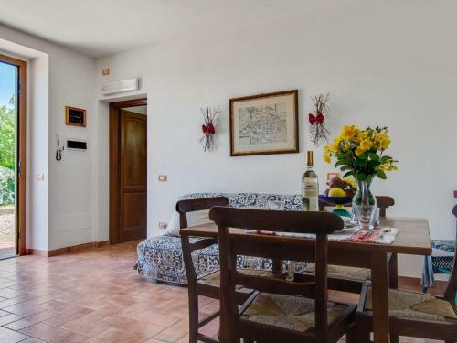 Pretty Holiday Home In Gubbio With Garden