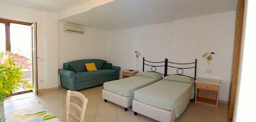 Ischia Villa Sleeps 3 Air Con