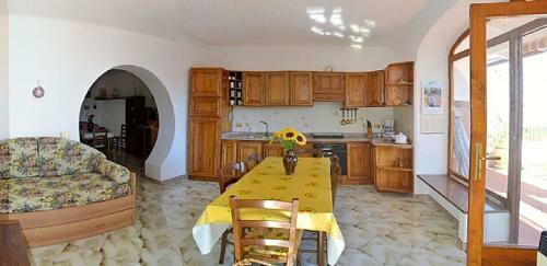 Ischia Villa Sleeps 9 Air Con Wifi