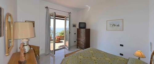 Ischia Villa Sleeps 12 Pool Wifi