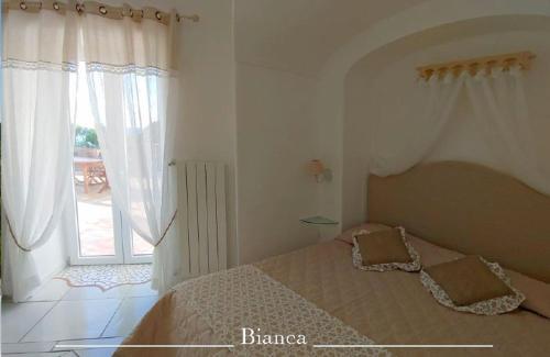 Villa In Forio Sleeps 4 With Pool Air Con And Wifi