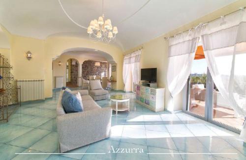 Villa In Forio Sleeps 4 With Pool Air Con And Wifi