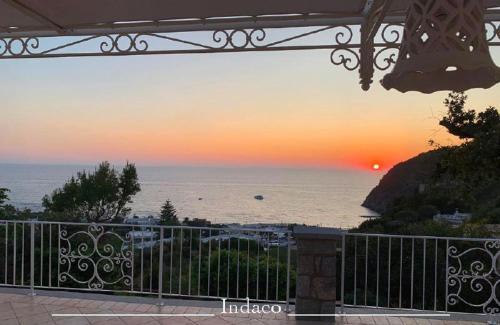 Villa In Forio Sleeps 4 With Pool Air Con And Wifi