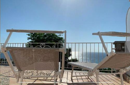 Villa In Forio Sleeps 4 With Pool Air Con And Wifi