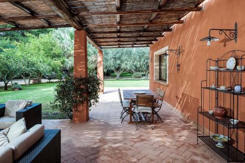 L'addolorata Villa Sleeps 10 Pool Air Con Wifi