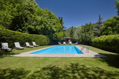 Laglio Villa Sleeps 11 With Pool Air Con And Wifi