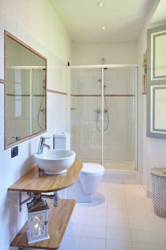 Laglio Villa Sleeps 11 With Pool Air Con And Wifi
