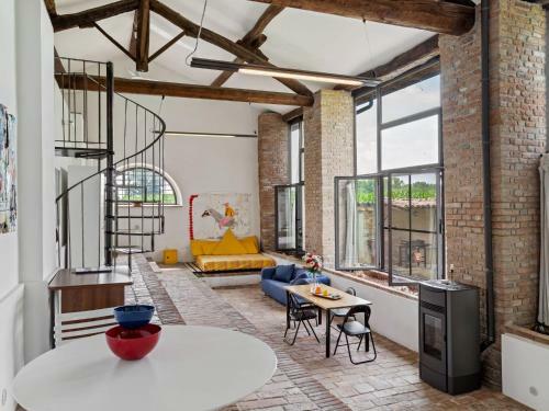 Delightful Holiday Home In Cornovecchio With Swimming Pool