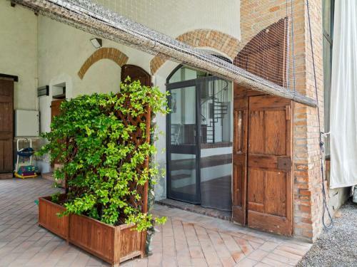 Delightful Holiday Home In Cornovecchio With Swimming Pool