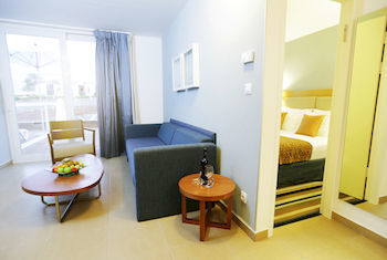 Aparthotel Astral Marina