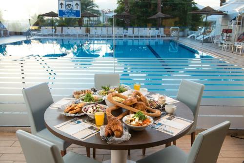 Hotel Astral Coral