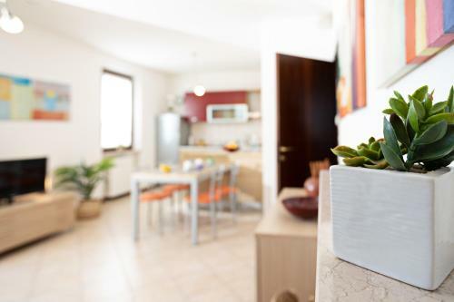 Apartment Miralago - Regarda Travel